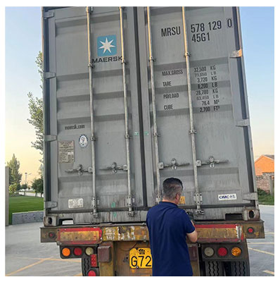 住宅所有者のためのスタンドオン芝刈り機