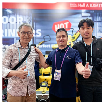 住宅所有者のためのスタンドオン芝刈り機