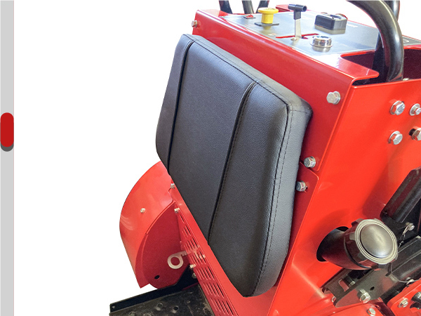 住宅所有者のためのスタンドオン芝刈り機