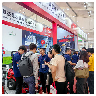 住宅所有者のためのスタンドオン芝刈り機